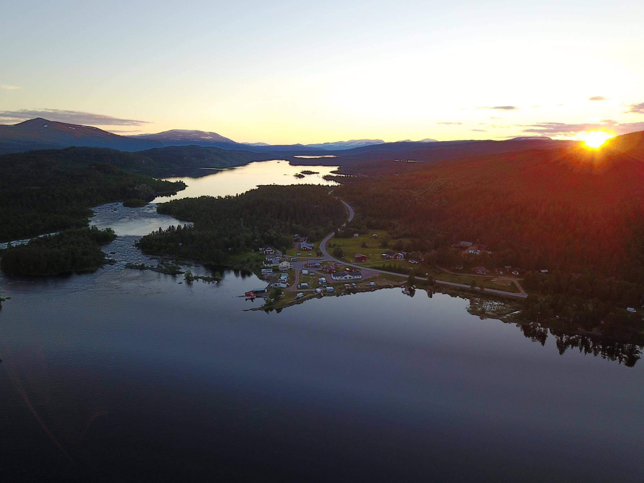 Solnedgång över Camp Gauto (sommar)